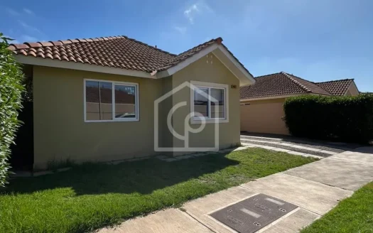 ARRIENDO CASA 3D/2B, AÑO CORRIDO, SIN MUEBLES EN CONDOMINIO SERENA ORIENTE
