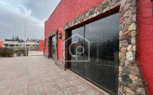 SE VENDE CASA 5D/5B, EN PARCELA 5000M2, LOTEO CAMPINAS, ALTOVALSOL